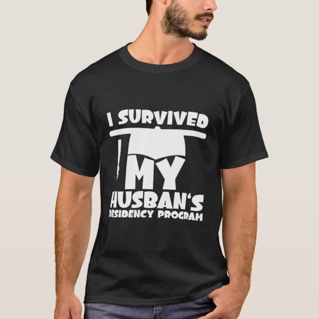 Camiseta Sobreviví al programa de residencia de mis esposos (Anverso)