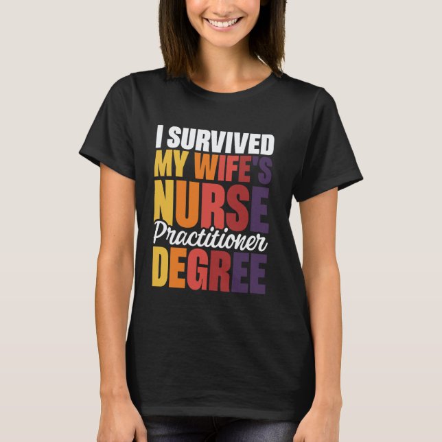 Camiseta Sobreviví al título de enfermera practicante de mi (Anverso)