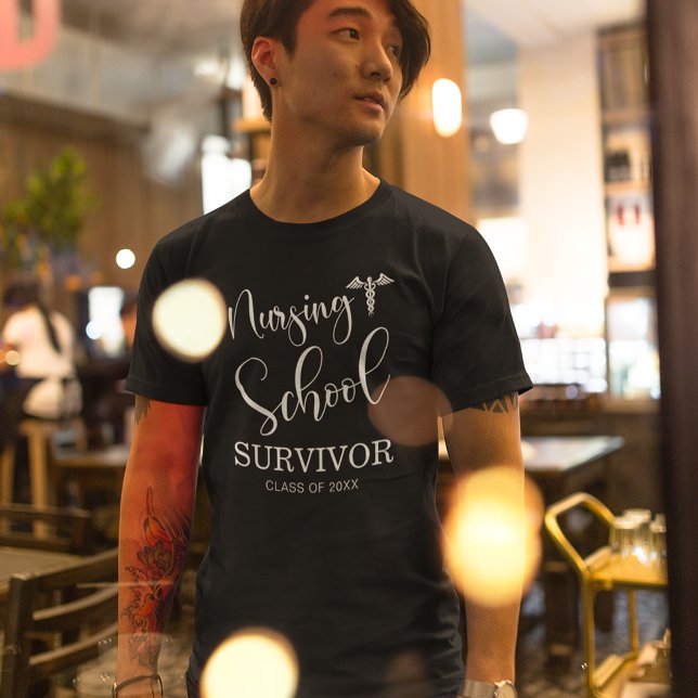 Camiseta Sobreviviente de escuela de enfermería | Licenciad (Subido por el creador)