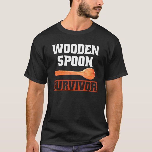 Camiseta Sobreviviente De La Cuchara De Madera Tee Bandera  (Anverso)