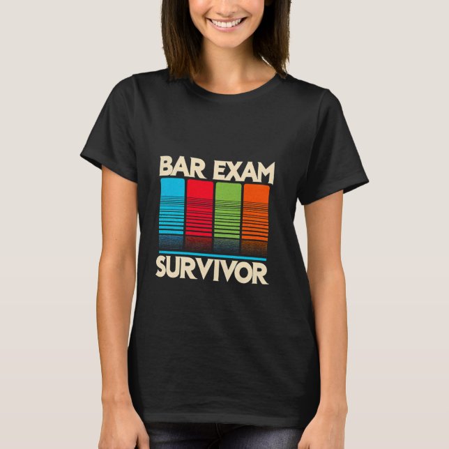 Camiseta Sobreviviente del examen de bar — (Anverso)