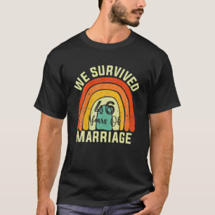 Camiseta Sobrevivimos A 46 Años De Pareja Matrimonial 46 Añ