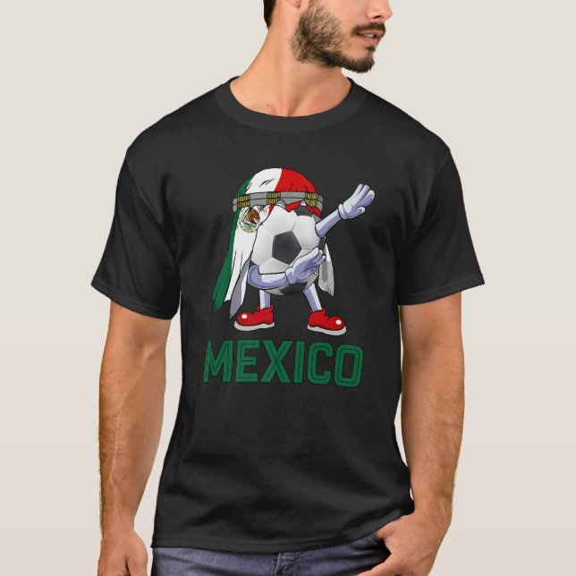 Camiseta Soccer  Cute Soccer Ball Dabbing Mexico Flag Pride (Anverso)