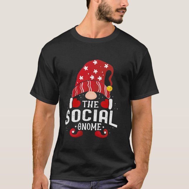 Camiseta Social Gnome Matching Christmas PJS For Family  (Anverso)