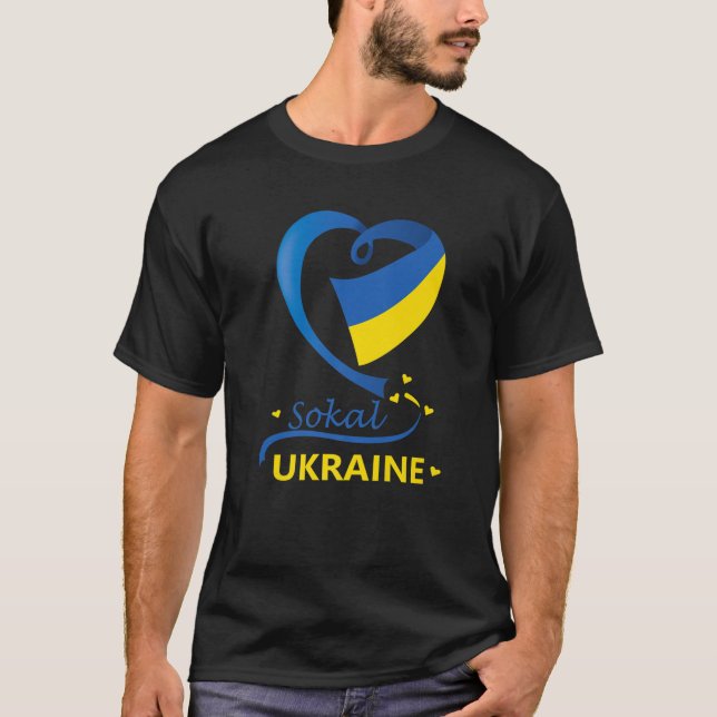 Camiseta Sokal Ucrania Bandera Nacional Emblema de Corazón  (Anverso)