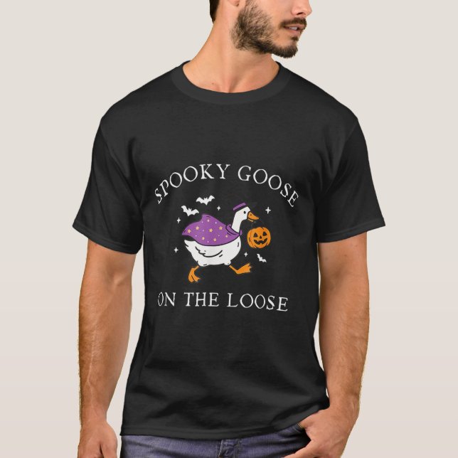 Camiseta Soky Goose On The Loose Funny Silly Goose Hallowee (Anverso)
