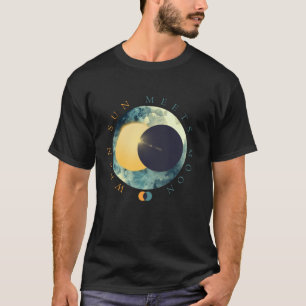 Camiseta Sol Celestial se Encuentra con Fases Lunares Espac