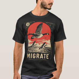Camiseta Sol Rojo Migrando Geese | Retrato de formación de 