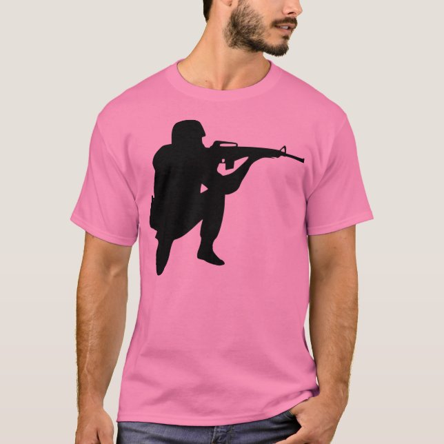 Camiseta Soldado. Negro. RIGHT-Facing. (Anverso)