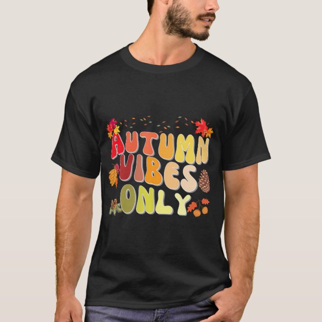 CAMISETA SÓLO AUTUMN VIBES (Anverso)