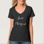 Camiseta Solo casada<br><div class="desc">Tipografía de fuente elegante en blanco y negro casados</div>