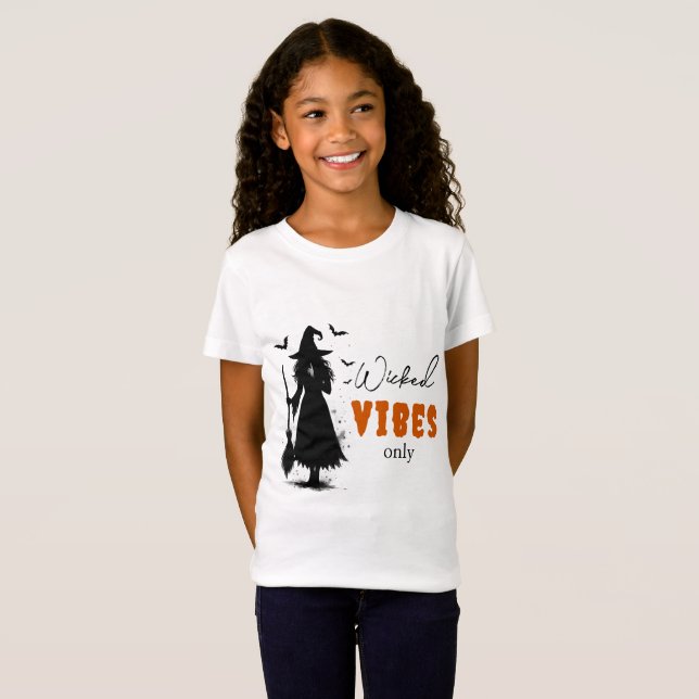 Camiseta "Solo con vibraciones malvadas" - Bruja negra de H (Anverso completo)