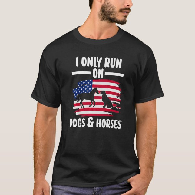 Camiseta Sólo corro en perros y caballos equestres Premium (Anverso)