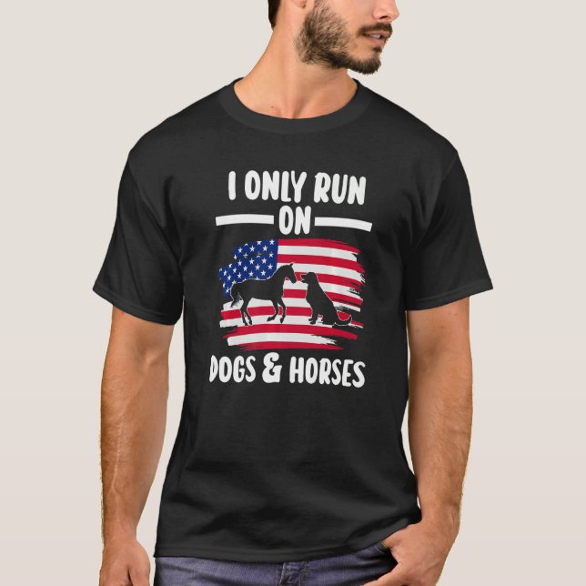 Camiseta Sólo corro en perros y caballos equestres Premium (Anverso)