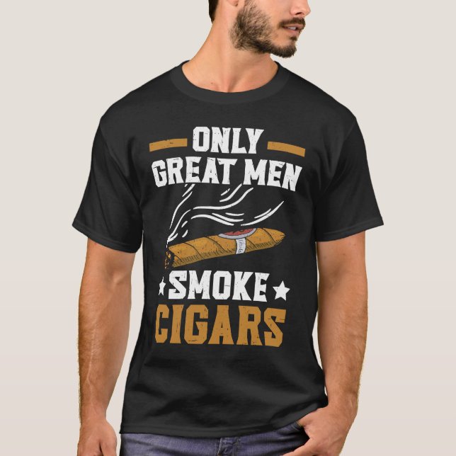 Camiseta Sólo los grandes hombres fuman cigarrillos tabaco  (Anverso)