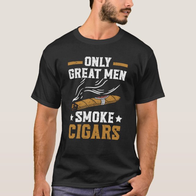 Camiseta Sólo los grandes hombres fuman cigarrillos tabaco  (Anverso)