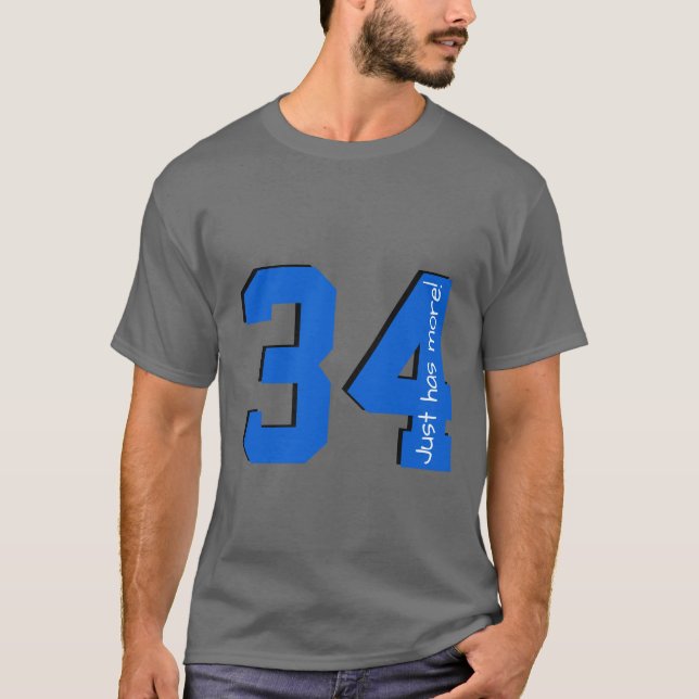 Camiseta Solo tiene más 34 (Anverso)