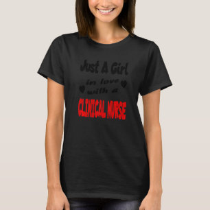 Camiseta Sólo Un Chica Enamorado De Una Enfermera Clínica