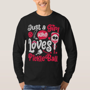 Camiseta Solo un Chica que ama a la pelota de futbol divert