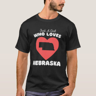 Camiseta Sólo un Chica que ama a Nebraska Chicas Cute Nebra