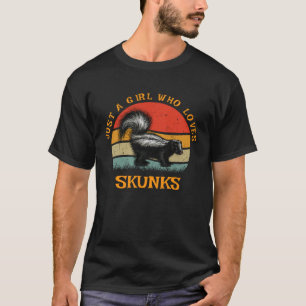 Camiseta Solo un Chica que ama a Skunks, un animal adorable
