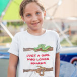 Camiseta Sólo un Chica que ama a Snakes Reptile Boa Python<br><div class="desc">Este diseño se puede personalizar eligiendo la opción Editar diseño. También puede transferir a otros artículos. Póngase en contacto conmigo en colorflowcreations@gmail.com o utilice la opción de chat en la parte superior de la página si desea tener este diseño en otro producto o necesita ayuda. Ver más de mis diseños...</div>