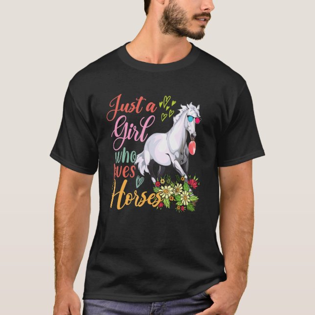 Camiseta Sólo Un Chica que ama el crisol de caballos floral (Anverso)