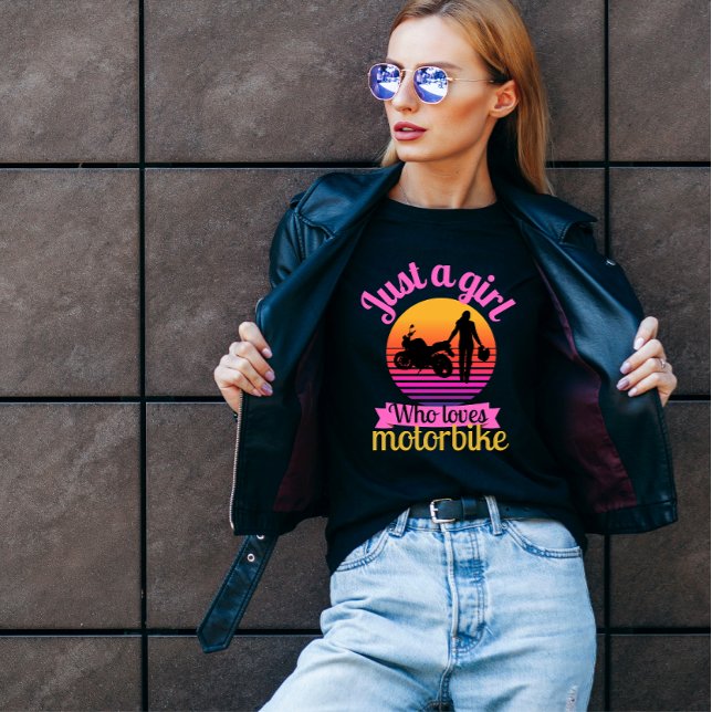 Camiseta Solo un chica que ama la moto (Subido por el creador)
