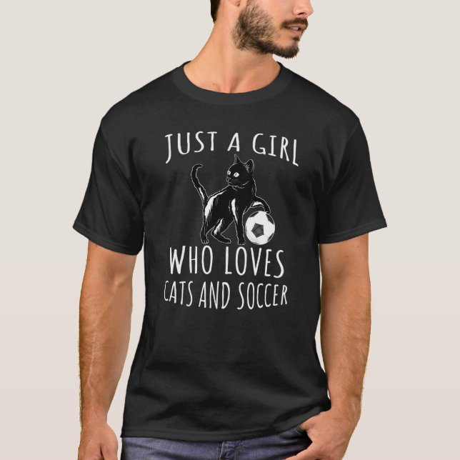 Camiseta Solo Un Chica Que Ama Los Gatos Y El Fútbol - Gati (Anverso)