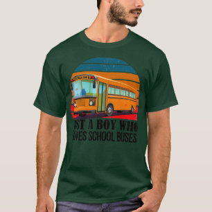 Camiseta Solo un chico que ama los autobuses retro puesta d