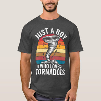 Camiseta Solo un chico que ama tornados retro Boy