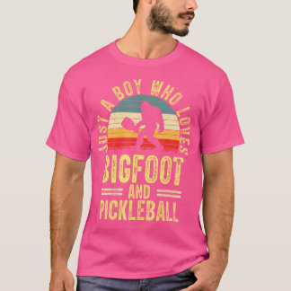 Camiseta Solo Un Niño Que Ama La Baloncesto De Sasquatch