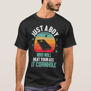 Camiseta Solo Un Niño Que Juega A Cornhole Bean Bag Toss