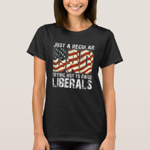 Camiseta Solo un padre común y corriente tratando de no edu