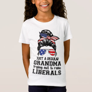 Camiseta Sólo una abuela común que trata de no criar a lo
