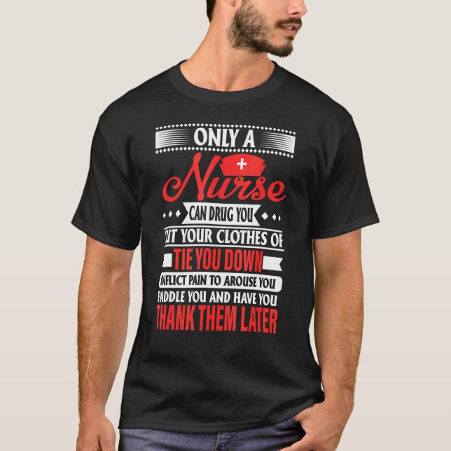 Camiseta Sólo Una Enfermera Puede Derramar La Ropa Del Vapo (Anverso)