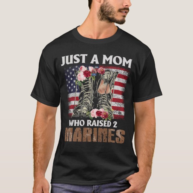 Camiseta Sólo una mamá que elevó la bandera norteamericana  (Anverso)