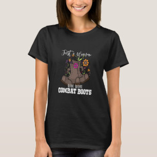 Camiseta Solo una mujer que usó botas de combate Veteranos