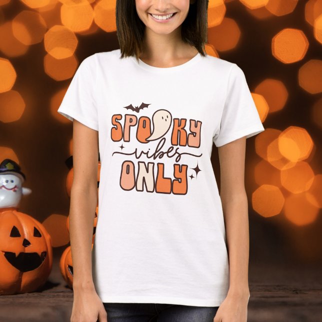 Camiseta Sólo vídeos espeluznantes de Halloween de Retro Gr (Subido por el creador)
