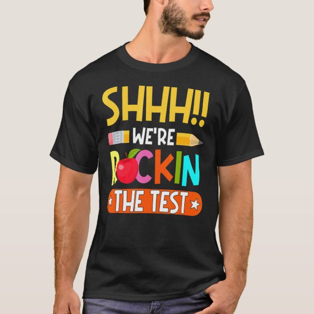 Camiseta Somos Rockin el examen de profesor de la escuela d (Anverso)