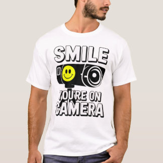 Camiseta Sonríe Estás En Cámara