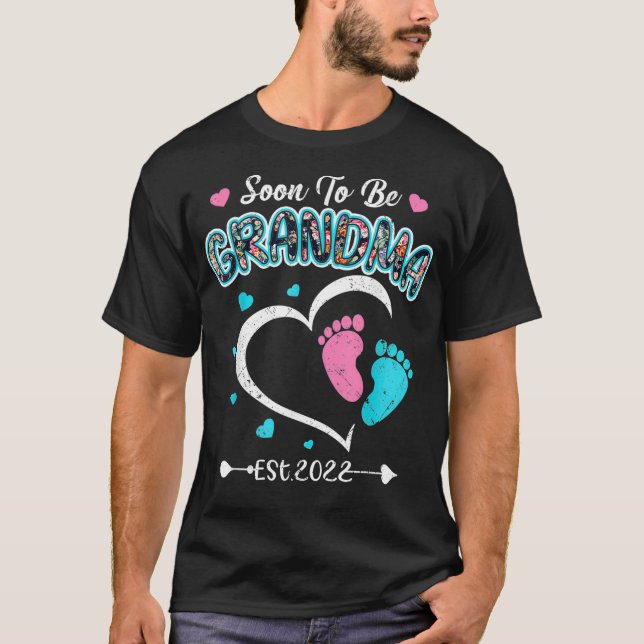 Camiseta Soon To Be Grandma 2022 New Baby Reveal Funny Anno (Anverso)