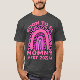 Camiseta Soon To Be Mommy Est 2022 Pregnancy Pink Leopard R