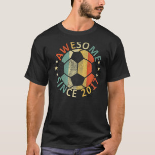 Camiseta Sorprendente jugador de fútbol de quinto cumpleaño