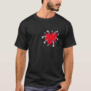 Camiseta Sorprendente mano rota de corazón con tacón le cla
