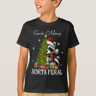 Camiseta Sorta Merry Sorta Feral Raccoon Hot Cocoa Cup Chri