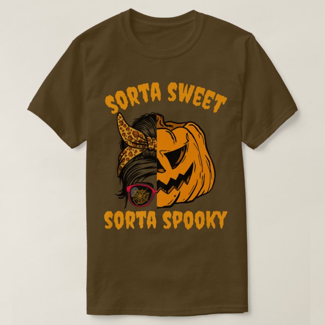 Camiseta Sorta Sweet Sorta Spooky Pumpkin Messy Bun Hallowe (Diseño del anverso)