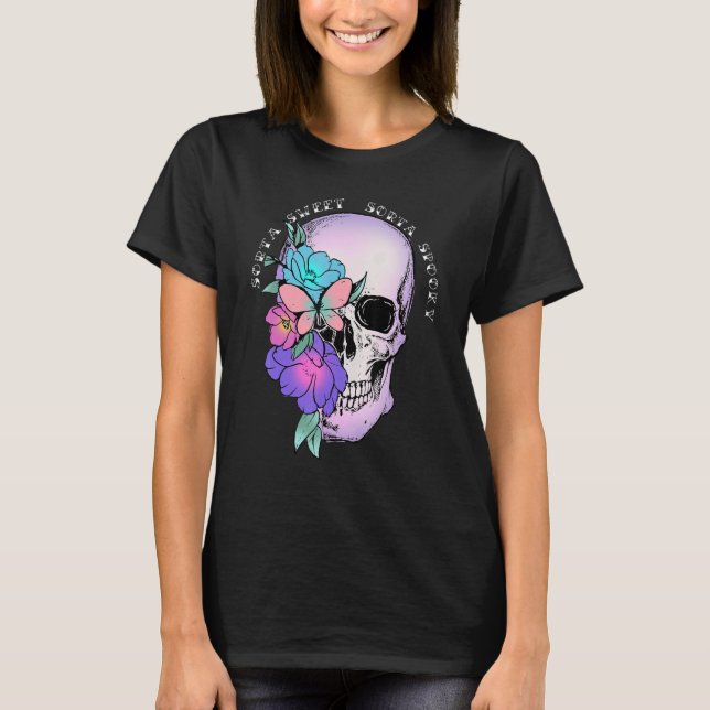 Camiseta Sorta Sweet Sorta Spooky Skull Retro Groovy Hallo (Anverso)