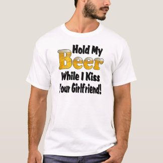 Camiseta Sostén Mi Cerveza Besa a Tu Novia Dicho Divertido