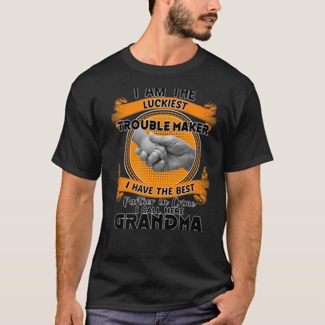 Camiseta Soy La Creadora De Problemas Más Afortunada Que Ll (Anverso)